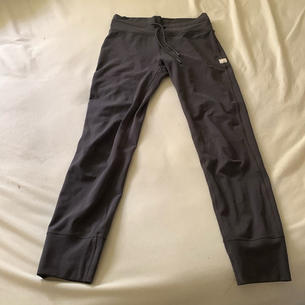 Vuori daily legging charcoal